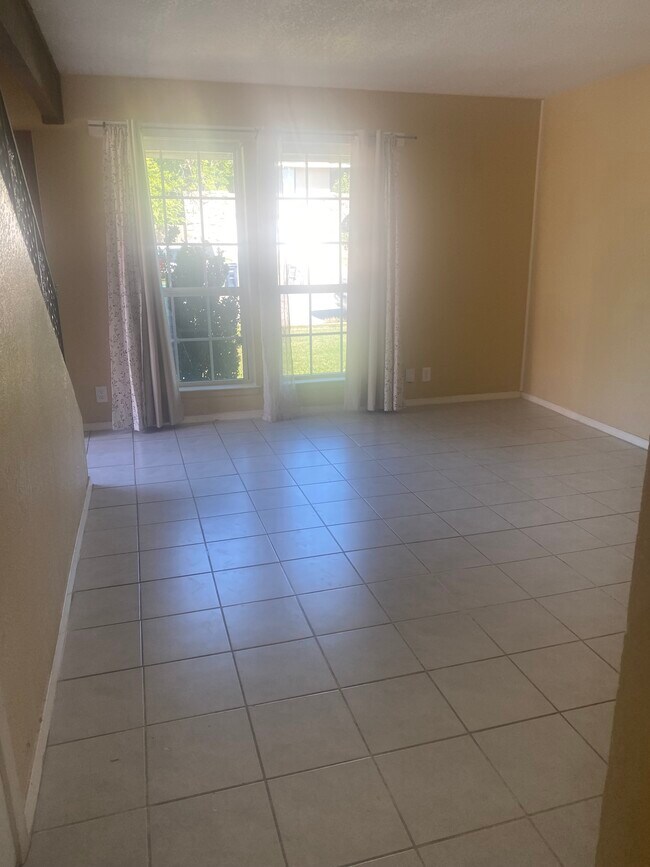 Foto del edificio - 6338 Walraven Cir