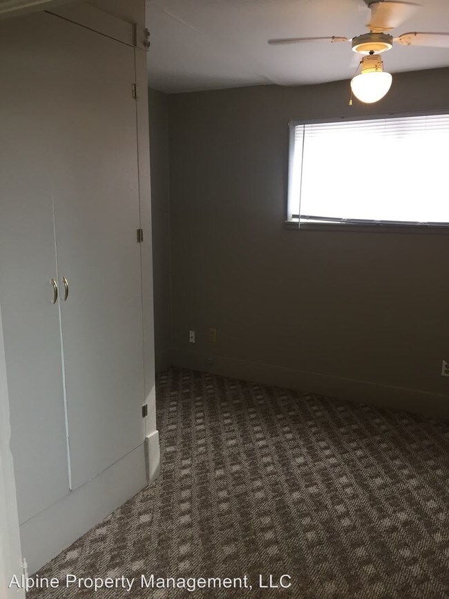 Building Photo - 304 N Summit Ave