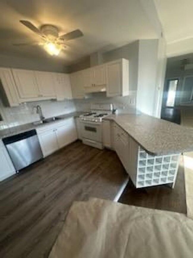 Foto del edificio - Large 3 bedroom 2 bathroom Condo with Cent...