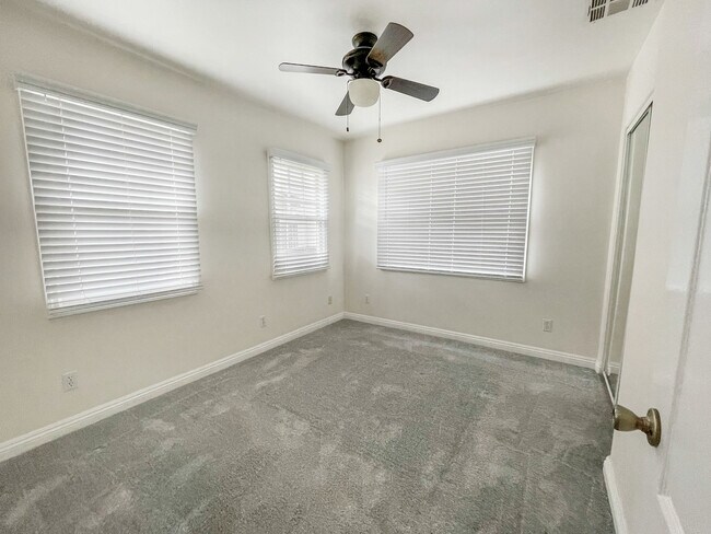 Foto del edificio - 138 S Bonnie Ave