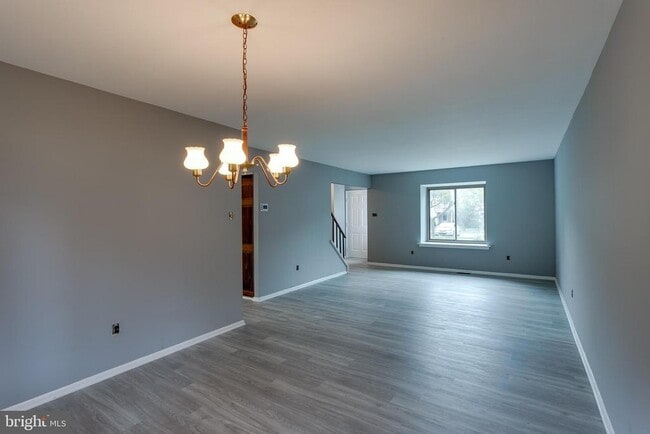 Building Photo - 128 Briar Ct