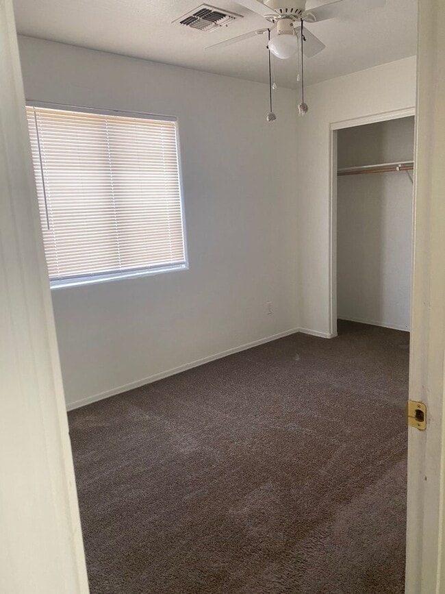 Building Photo - 1110 E Mohave St
