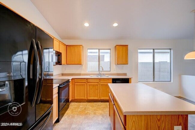 Foto del edificio - 12601 W Fairmount Ave