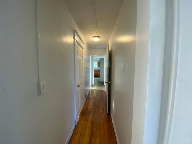 Building Photo - 931 W Lovell St