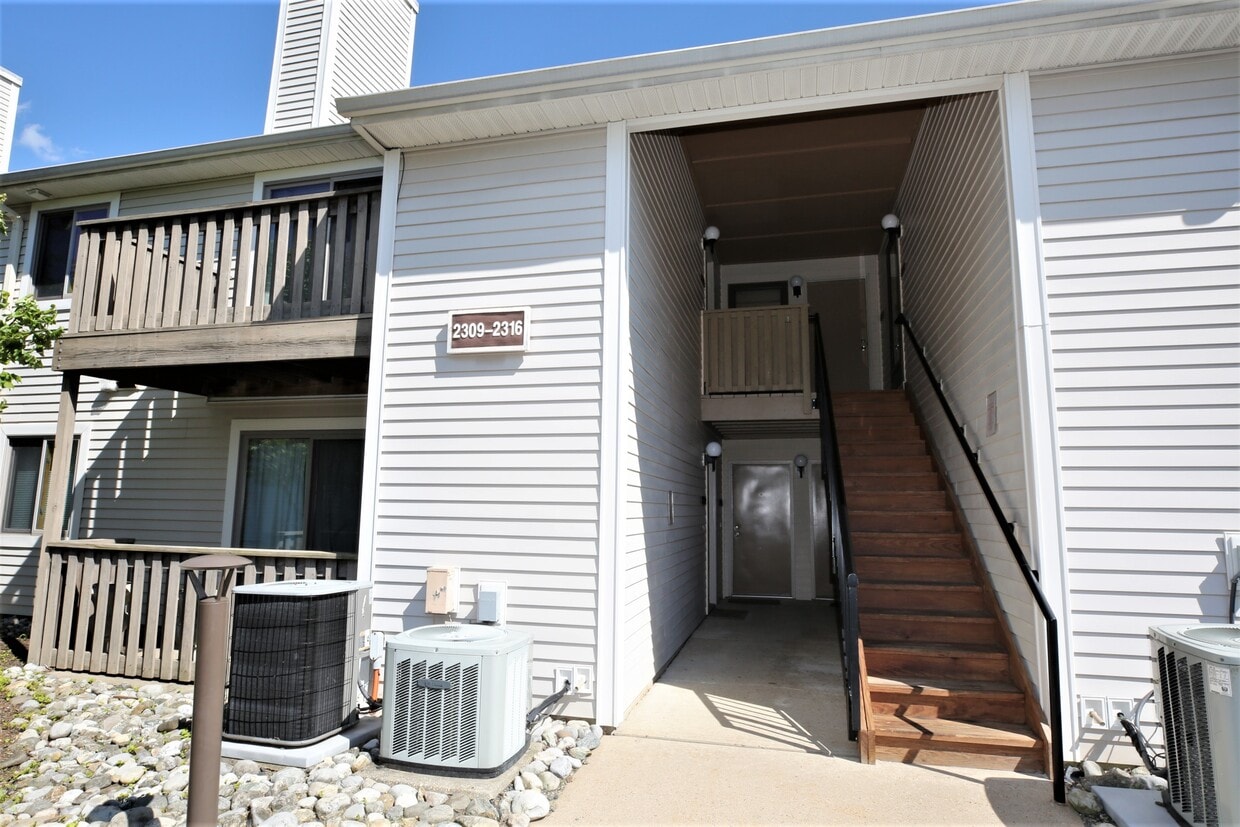 2310 Aspen Dr, Princeton Meadows, NJ 08536 Condo for Rent in