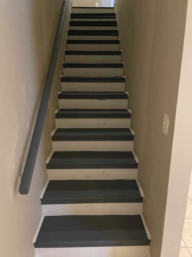 Building Photo - 1301 Louisville St