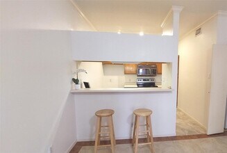 Building Photo - 2121 El Paseo St