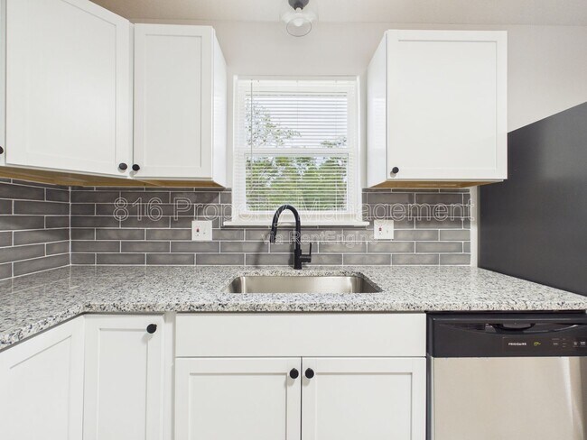 Foto del edificio - 100 S Oxford Ave