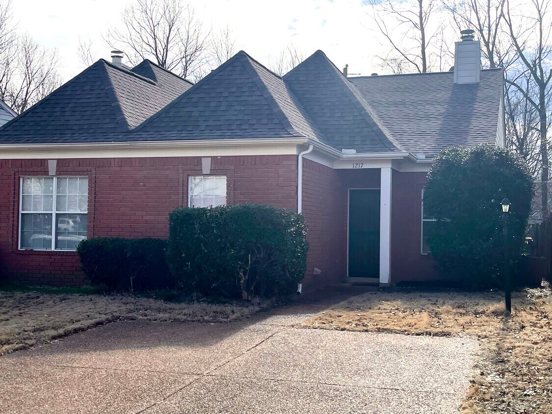 1217 Brady Hollow Ln, Cordova, TN 38016 Townhome Rentals in Cordova