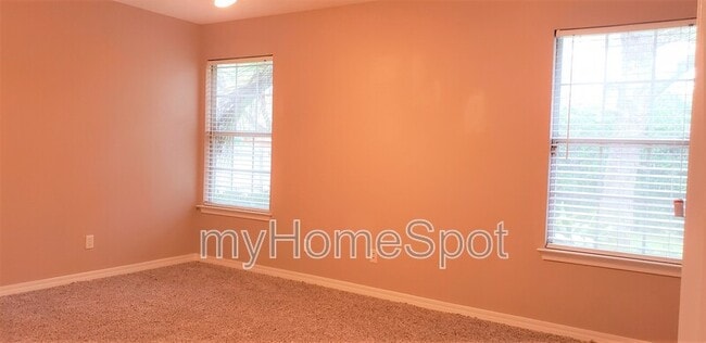 Foto del edificio - 2488 Gulf Breeze Ave