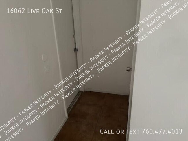 Foto del edificio - 16062 Live Oak St
