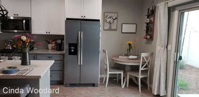 Foto del edificio - 2 br, 2 bath House - 1866 W Roby Ave