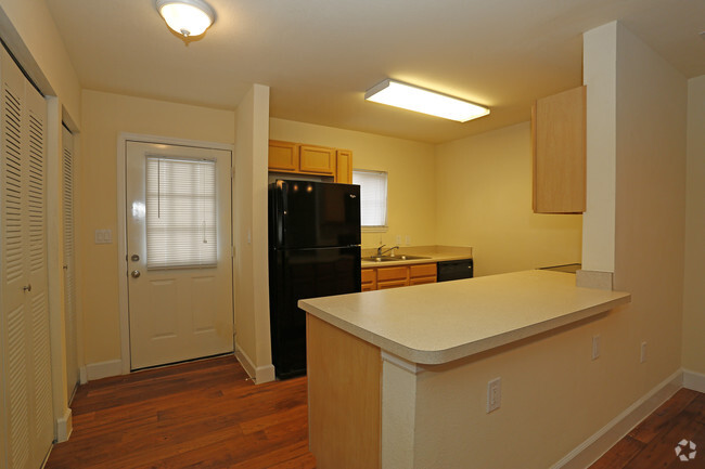 TH Kitchen Area - Villas at Spring Hill