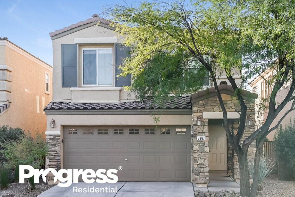 Foto principal - 7967 Carmel Heights Ave