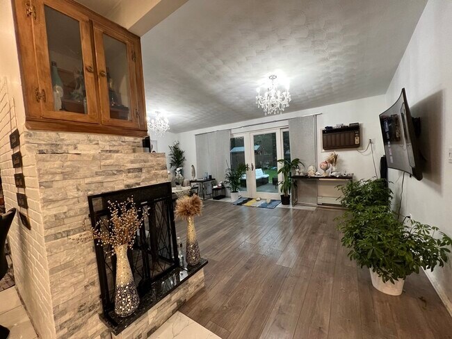 Building Photo - 15 Colgate Rd