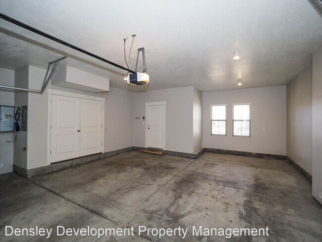 Foto del edificio - 3 br, 2.5 bath House - 11363 S OAKMOND RD