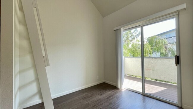 Foto del edificio - 2 Bedroom + Loft Condo in Parkwood Village