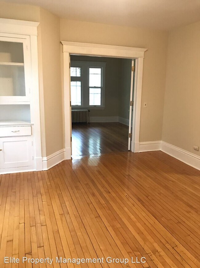 Foto del edificio - 2 br, 1 bath House - 892 Rose Ave E - Apt 1