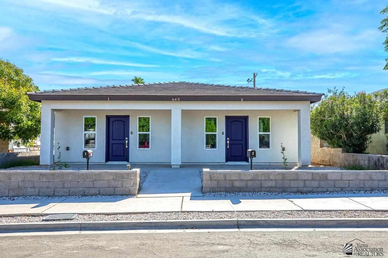 Primary Photo - 643 S Orange Ave