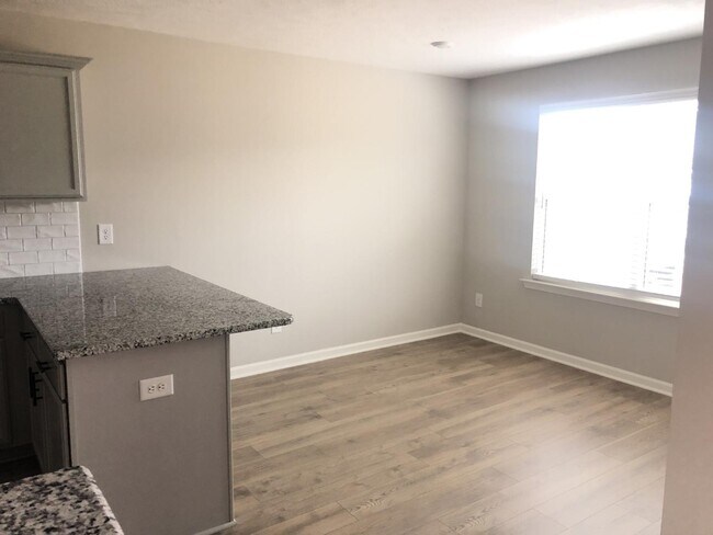 Building Photo - 1605 Calypso Dr