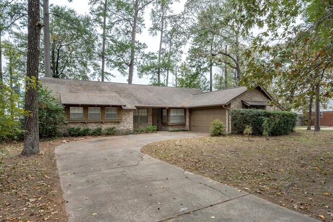 Building Photo - 226 Spring Pines Dr