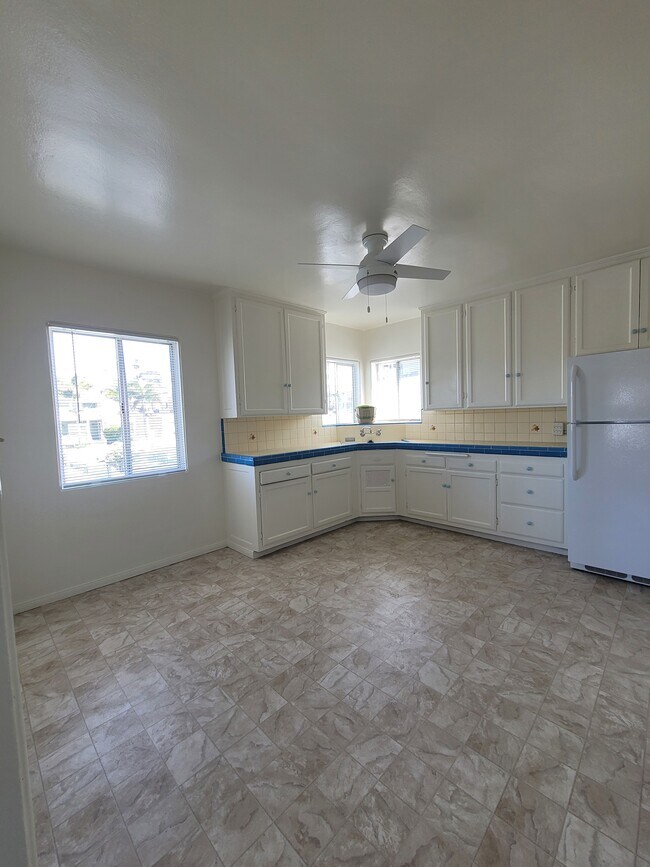Building Photo - 2357 Curlew St