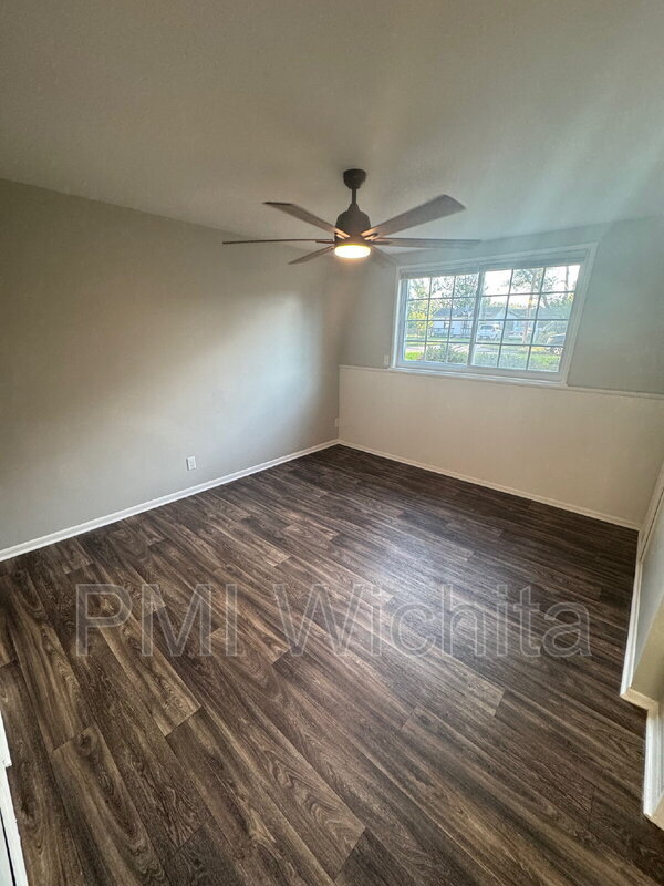 Foto del edificio - 725 N Dougherty Ave