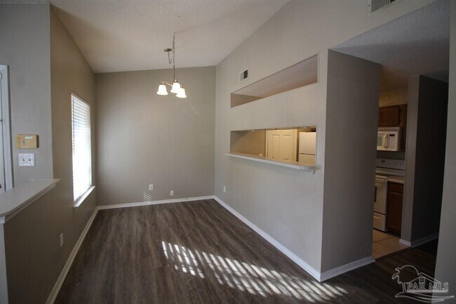 Building Photo - 7526 Southpointe Pl