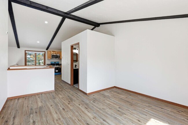 Foto del edificio - 957 Beta Dr