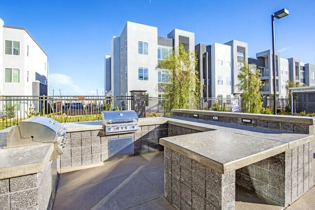 Building Photo - Douglas at Stonelake