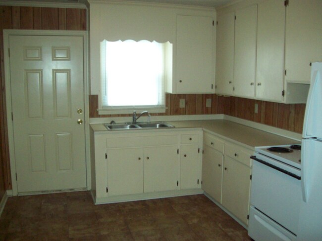 Building Photo - Summitt Apartments