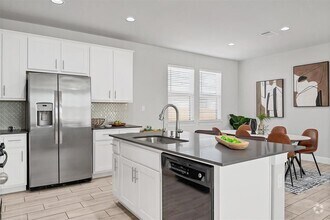 Building Photo - 2404 Burberry Ln
