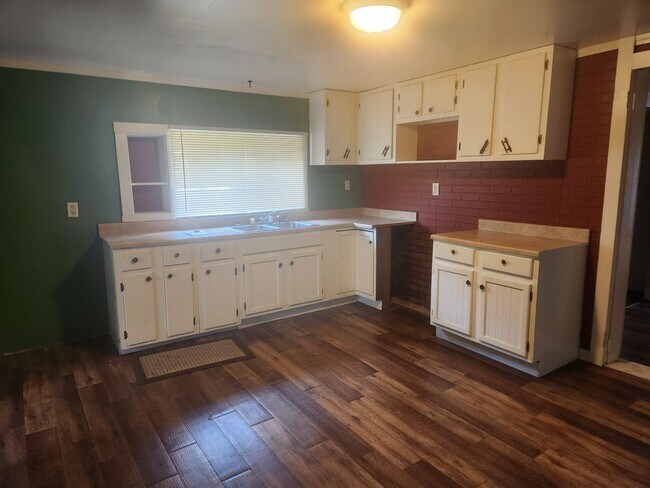 Foto del edificio - 3 Bedroom - 2 Bath in Auburn - Ranch
