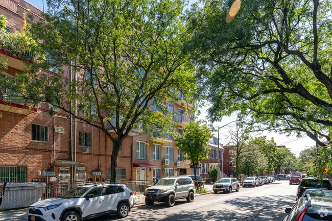 Building Photo - 90-12 Whitney Ave