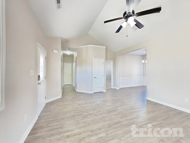 Foto del edificio - 2403 King Malcolm Ln