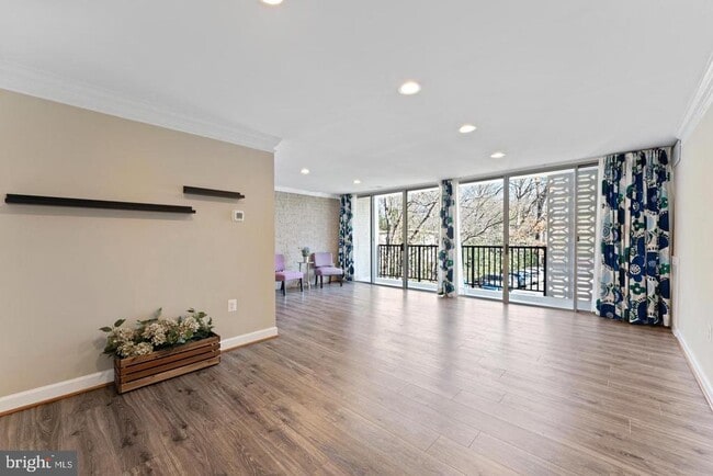 Building Photo - 4410 Briarwood Ct N