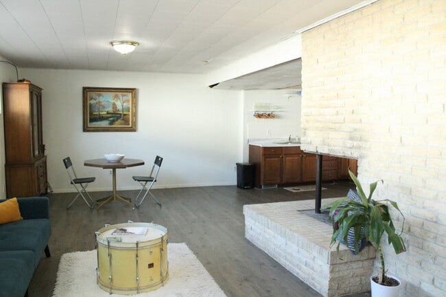 Building Photo - 31 W 1500 S