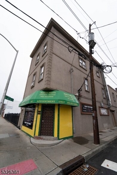 Foto del edificio - 331 Straight St