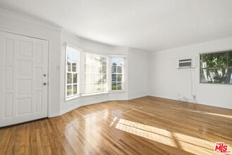 Building Photo - 5324 Vantage Ave