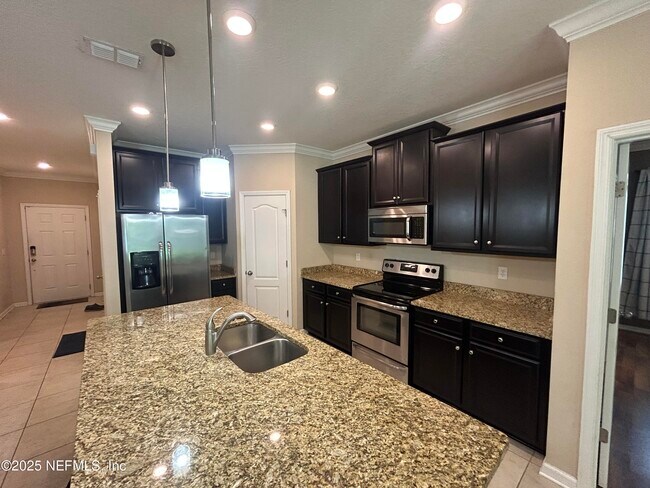 Building Photo - 15867 Stedman Lake Dr