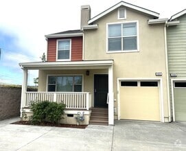 Building Photo - 460 Lindberg Cir