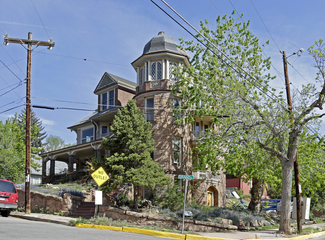 Primary Photo - 2 Grand Ave