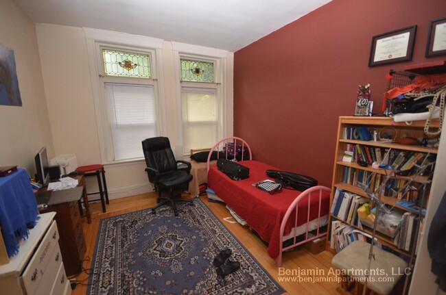Foto del edificio - 1810 Beacon St