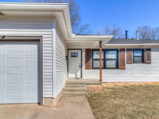 Building Photo - Newly Remodeled 3 Bedroom Home