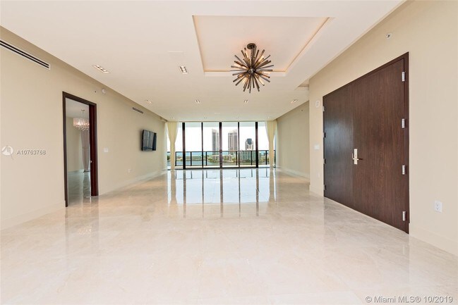 Foto del edificio - 5000 Island Estates Dr