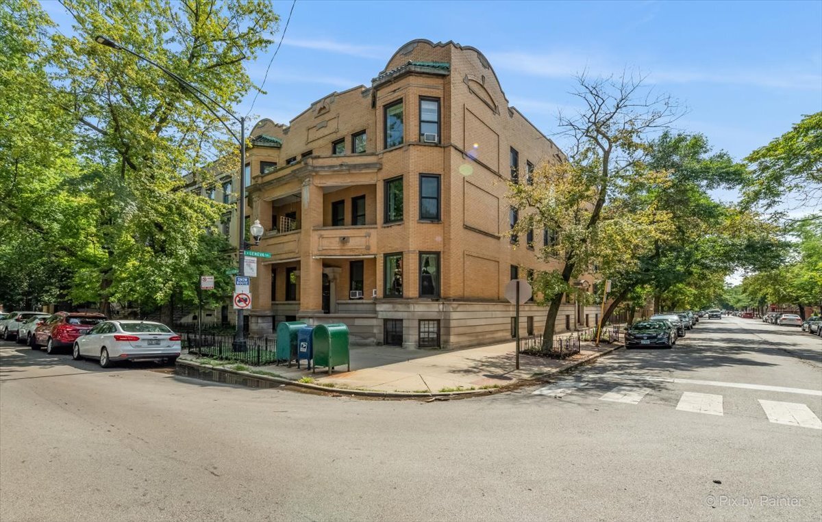 Foto principal - 557 W Fullerton Pky