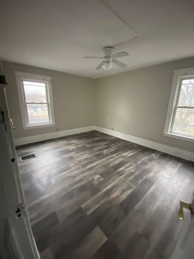 Foto del edificio - 10524 Helena Ave