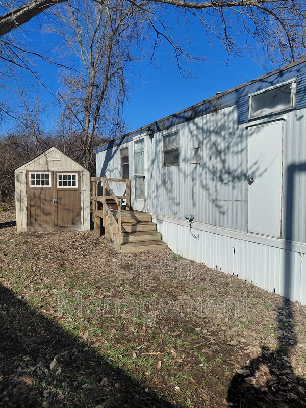 Building Photo - 301 Mantle Ave