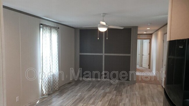 Foto del edificio - 120 Terry Blvd