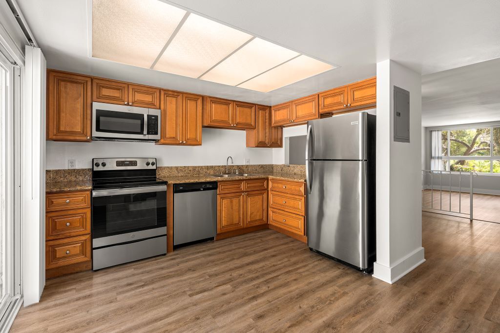 Parkway Plaza Apartments Apartments in Culver City, CA